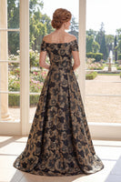 Laden Sie das Bild in den Galerie-Viewer, A Linie Lang Gerafft Schwarz Blumen Schulterfrei Kleid für die Mutter der Braut