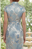 Laden Sie das Bild in den Galerie-Viewer, V-Ausschnitt Blau Blumen Scheide Maksi Kleid für die Mutter der Braut mit Schlitz am Rücken