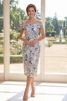 Laden Sie das Bild in den Galerie-Viewer, Körperbetont Stäubiges Blau Blumen Midi Schulterfrei Kleid für die Mutter der Braut
