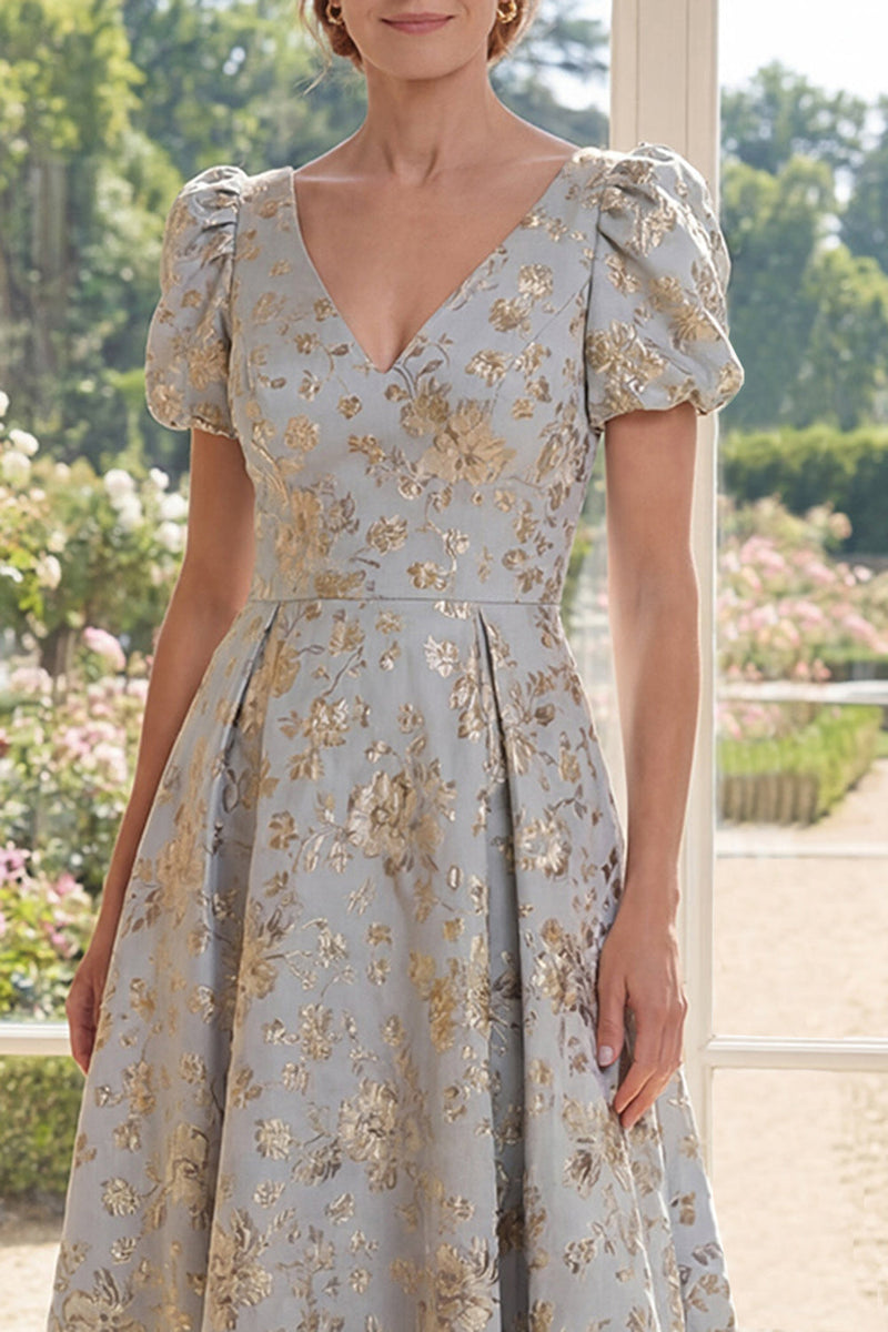 Laden Sie das Bild in den Galerie-Viewer, Puffärmel Staubiges Blau Blumen A Linie V-Ausschnitt Maksi Kleid für die Mutter der Braut