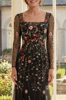 Laden Sie das Bild in den Galerie-Viewer, Rundhalsausschnitt Lange Ärmel Schwarz Blumen Scheide Lang Kleid für die Mutter der Braut