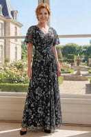 Laden Sie das Bild in den Galerie-Viewer, Flügelärmel V-Ausschnitt Gerafft Schwarz Blumen A Linie Lang Kleid für die Mutter der Braut