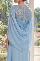 Laden Sie das Bild in den Galerie-Viewer, Strahlendes Hellblau Bootsausschnitt A Linie Lang Perlenverziert Kleid für die Mutter der Braut mit Cape