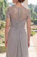 Laden Sie das Bild in den Galerie-Viewer, Kurzärmel Scheide Lang Perlenverziert Glitzerndes Grau Gerafft Brautmutterkleid