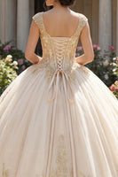 Laden Sie das Bild in den Galerie-Viewer, Champagner Prinzessin Applikation Lang Quinceañera Kleid