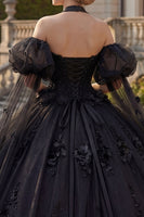 Laden Sie das Bild in den Galerie-Viewer, Perlenverziert Prinzessin Glitzer Schwarz Lang Blumen Quinceañera Kleid mit Cape