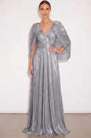Laden Sie das Bild in den Galerie-Viewer, Glitzer Gold A-Linien V Ausschnitt Plissee Maxi Abendkleid mit Cape