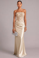Laden Sie das Bild in den Galerie-Viewer, Leely Women Champagne Long Appliqued Formal Dress Mermaid Strapless Satin Ruched Lace Up Evening Dress Formal Wedding Guest Dress