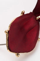 Laden Sie das Bild in den Galerie-Viewer, Rote Blütenblatt-Ohrringe