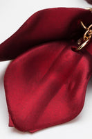 Laden Sie das Bild in den Galerie-Viewer, Rote Blütenblatt-Ohrringe