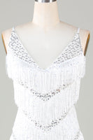 Laden Sie das Bild in den Galerie-Viewer, Weißes figurbetontes Kleid mit V-Ausschnitt und Quaste auf dem Rücken