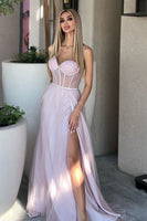 Laden Sie das Bild in den Galerie-Viewer, Hellrosa Tulle Herzchen Ballkleid mit Korsett