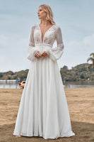 Laden Sie das Bild in den Galerie-Viewer, Lange Ärmel Elfenbein A-Linien Brautkleid mit Spitze