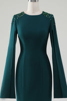 Laden Sie das Bild in den Galerie-Viewer, Dunkelgrünes Meerjungfrauen-Kleid mit Rundhalsausschnitt und perlenbesetzten Cape-Ärmeln
