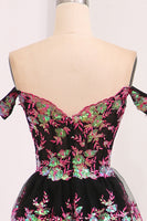 Laden Sie das Bild in den Galerie-Viewer, Glitzerndes Schwarz Rosa A-Linie gestuftes Langes Ballkleid mit Spitze