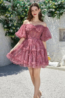 Laden Sie das Bild in den Galerie-Viewer, Stilvolles schulterfreies schwarzes Cocktailkleider aus schwarzem Tüll mit kurzen Ärmeln