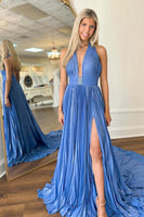 Laden Sie das Bild in den Galerie-Viewer, Glitzerndes Blaues Neckholder Metallisches Abendkleid mit Falten und Schlitz