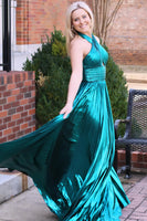 Laden Sie das Bild in den Galerie-Viewer, Dunkellila Funkelndes A-Linie Neckholder Abendkleid mit Plissee und Schlitz