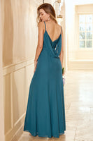 Laden Sie das Bild in den Galerie-Viewer, Grüne Spitze Brautjungfernkleid mit Schlitz