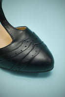 Laden Sie das Bild in den Galerie-Viewer, Spitze Absätze aus schwarzem Leder