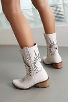 Laden Sie das Bild in den Galerie-Viewer, Schwarze Westernstiefel mit klobigen Fersen und schwarzen Nähten in der Mitte der Wade