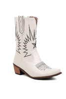 Laden Sie das Bild in den Galerie-Viewer, Schwarze Westernstiefel mit klobigen Fersen und schwarzen Nähten in der Mitte der Wade