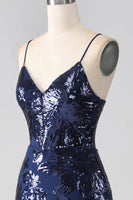 Laden Sie das Bild in den Galerie-Viewer, Schimmerndes Pailletten Meerjungfrauen Spaghettiträger Ballkleid mit Schlitz