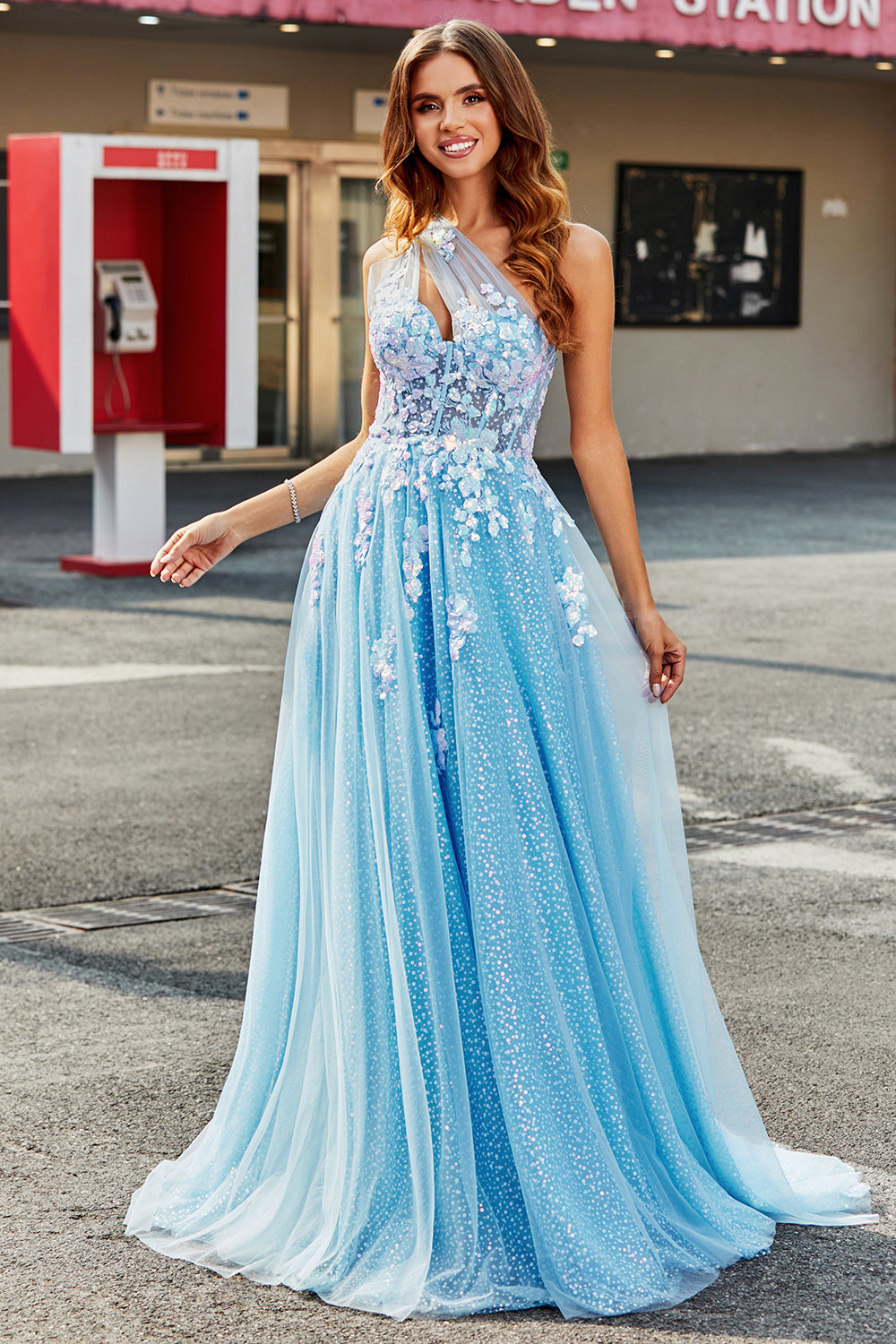 Hellblaues A-Linien Ein Schulter Langes Tüll-Ballkleid mit Applikationen