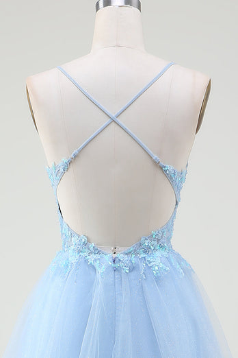 Hellblaues Korsett-Ballkleid mit Perlen