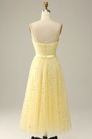 Laden Sie das Bild in den Galerie-Viewer, Gelbes Spaghettiträger Tee Länge Ballkleid