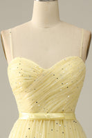 Laden Sie das Bild in den Galerie-Viewer, Gelbes Spaghettiträger Tee Länge Ballkleid