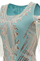 Laden Sie das Bild in den Galerie-Viewer, Grüne schulterfreie Scheide Paillettenkleid aus den 1920er Jahren mit Quasten