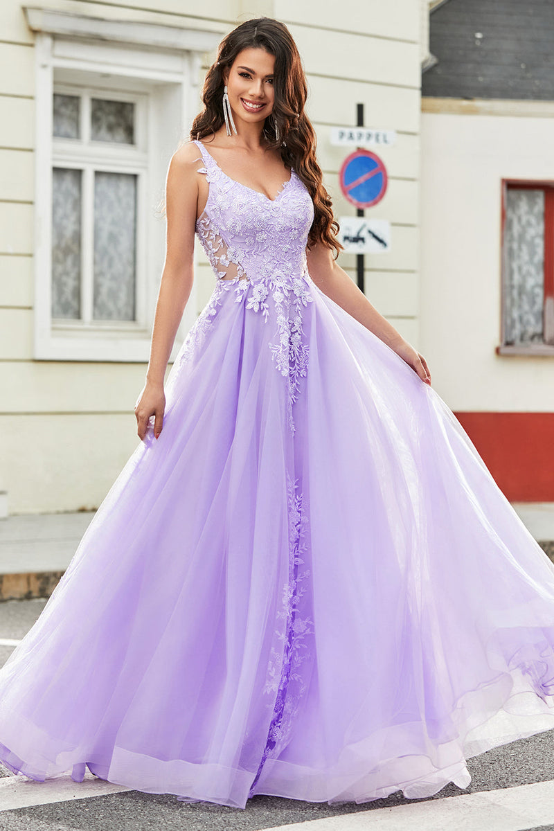 Laden Sie das Bild in den Galerie-Viewer, Wunderschönes A-Linien-Spaghettiträger-Kleid aus fliederfarbenem Tüll mit Applikationen