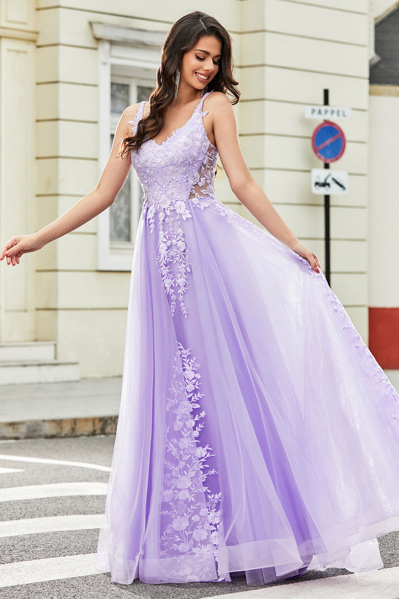Laden Sie das Bild in den Galerie-Viewer, Wunderschönes A-Linien-Spaghettiträger-Kleid aus fliederfarbenem Tüll mit Applikationen