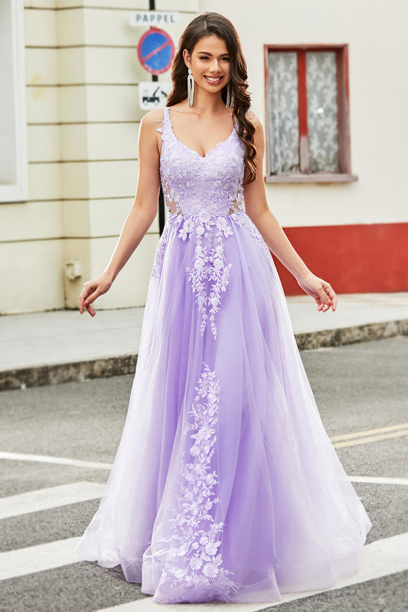 Laden Sie das Bild in den Galerie-Viewer, Wunderschönes A-Linien-Spaghettiträger-Kleid aus fliederfarbenem Tüll mit Applikationen