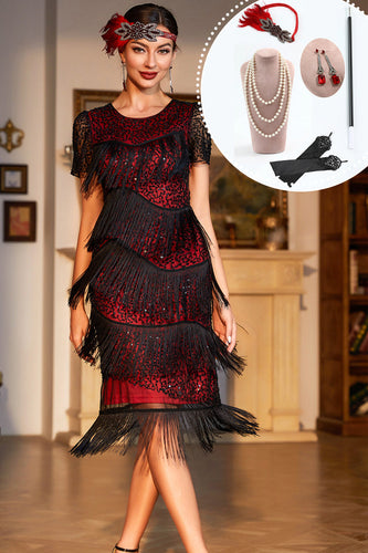 Glitzerndes burgunderrotes Paillettenkleid aus den 1920er Jahren mit Accessoires aus den 20er Jahren
