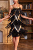 Laden Sie das Bild in den Galerie-Viewer, Glitzerndes Schwarz-goldenes 1920er Jahre Spaghettiträger Pailletten Fransenkleid mit Accessoires