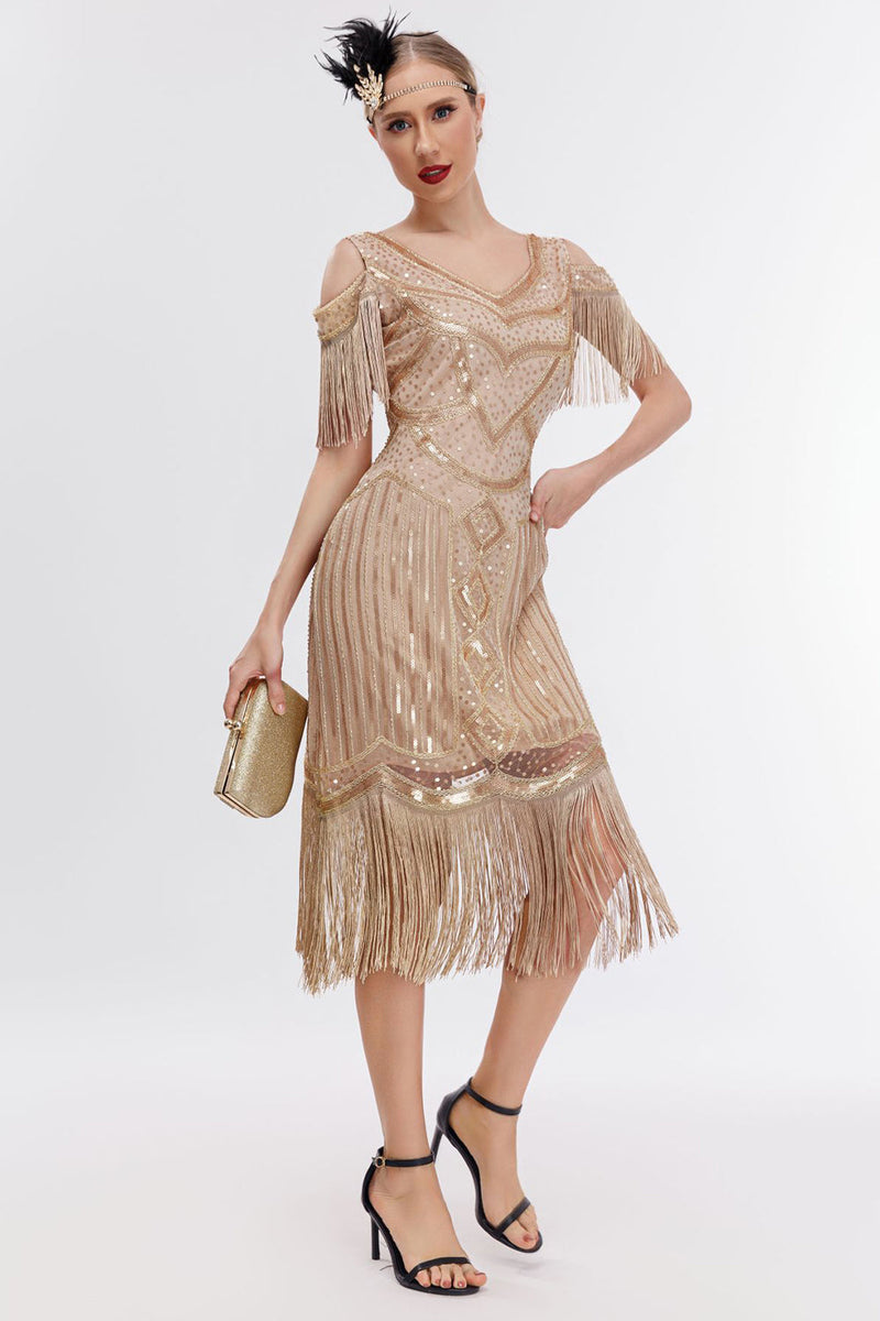 Laden Sie das Bild in den Galerie-Viewer, Champagnerfarbenes Cold-Shoulder-Fransen-Gatsby-Kleid aus den 1920er Jahren mit 20er-Jahre-Accessoires