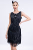 Laden Sie das Bild in den Galerie-Viewer, Schwarzes Gatsby-Kleid mit Fransen aus den 1920er Jahren mit Pailletten und Accessoires aus den 20er Jahren