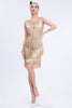 Laden Sie das Bild in den Galerie-Viewer, Aprikosenfarbenes Gatsby-Kleid mit Fransen aus den 1920er Jahren und Pailletten mit 20er-Jahre-Accessoires
