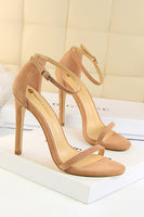 Laden Sie das Bild in den Galerie-Viewer, Apricot Strappy Stiletto Heels