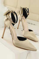 Laden Sie das Bild in den Galerie-Viewer, Burgunder Satin Prom Heels mit Bowknot