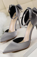 Laden Sie das Bild in den Galerie-Viewer, Burgunder Satin Prom Heels mit Bowknot