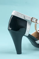 Laden Sie das Bild in den Galerie-Viewer, Vintage rote T-Strap Fersen