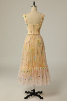A Linie Langes Champagner Ballkleid mit Stickere